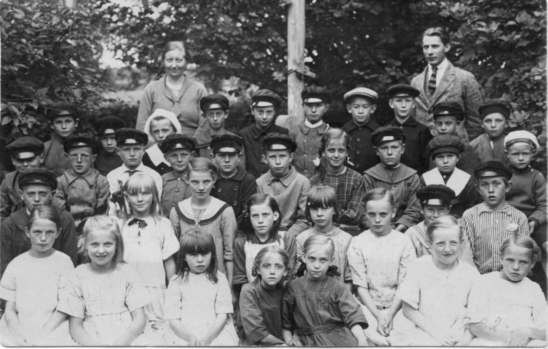 Säms skola 1922, klass 1-5..., födda 1911-1915, bild