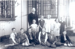 Säms skola 1946-1947, klass 3-4, födda 1936-1937, bild